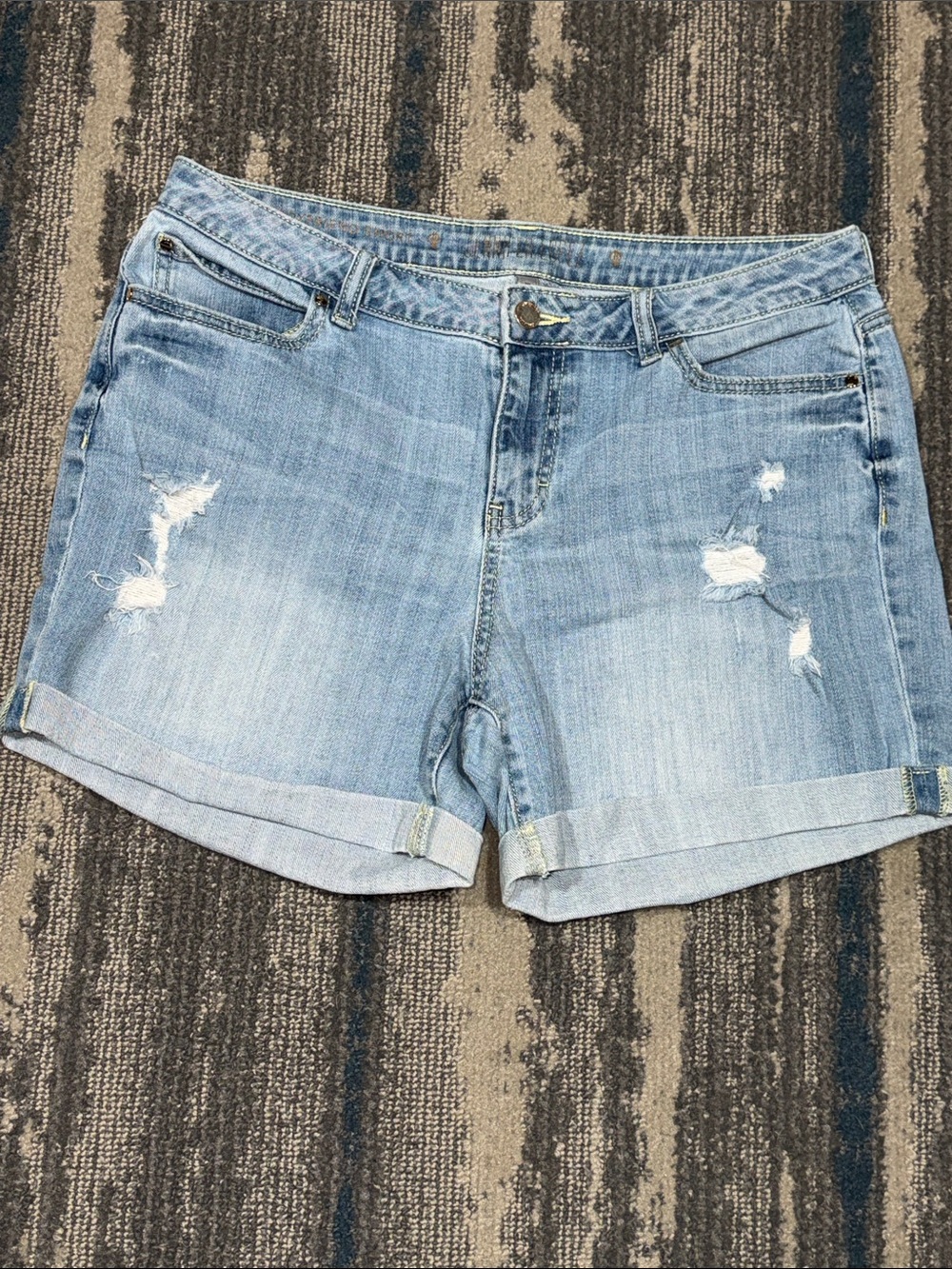 Size 10 Jennifer Lopez Boyfriend Fit Light Blue Distressed Cuffed Denim Shorts